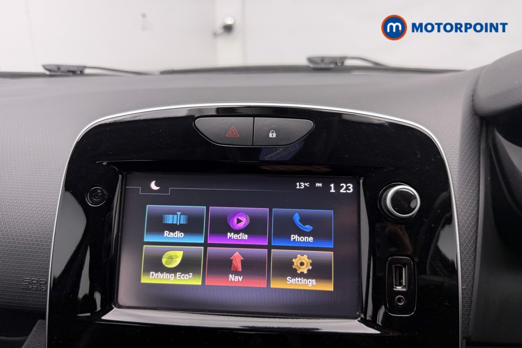 Renault Clio Dynamique S Nav Manual Petrol Hatchback - Stock Number (1568141) - 4th supplementary image