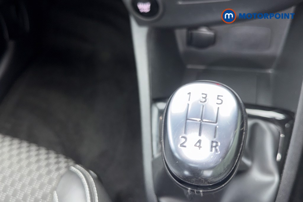 Renault Clio Dynamique S Nav Manual Petrol Hatchback - Stock Number (1568141) - 8th supplementary image