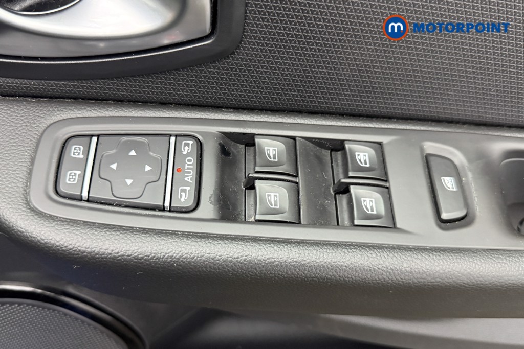 Renault Clio Dynamique S Nav Manual Petrol Hatchback - Stock Number (1568141) - 13th supplementary image