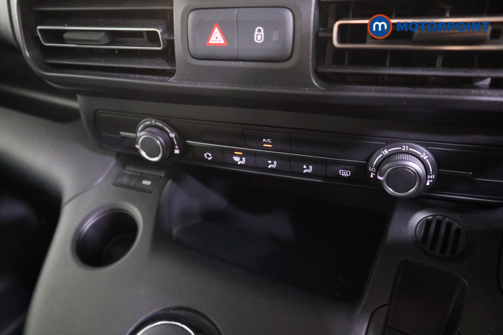 Citroen Berlingo Feel Automatic Diesel People Carrier - Stock Number (1569045) - 7th supplementary image