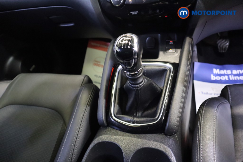 Nissan Qashqai Tekna Manual Diesel SUV - Stock Number (1569448) - 6th supplementary image
