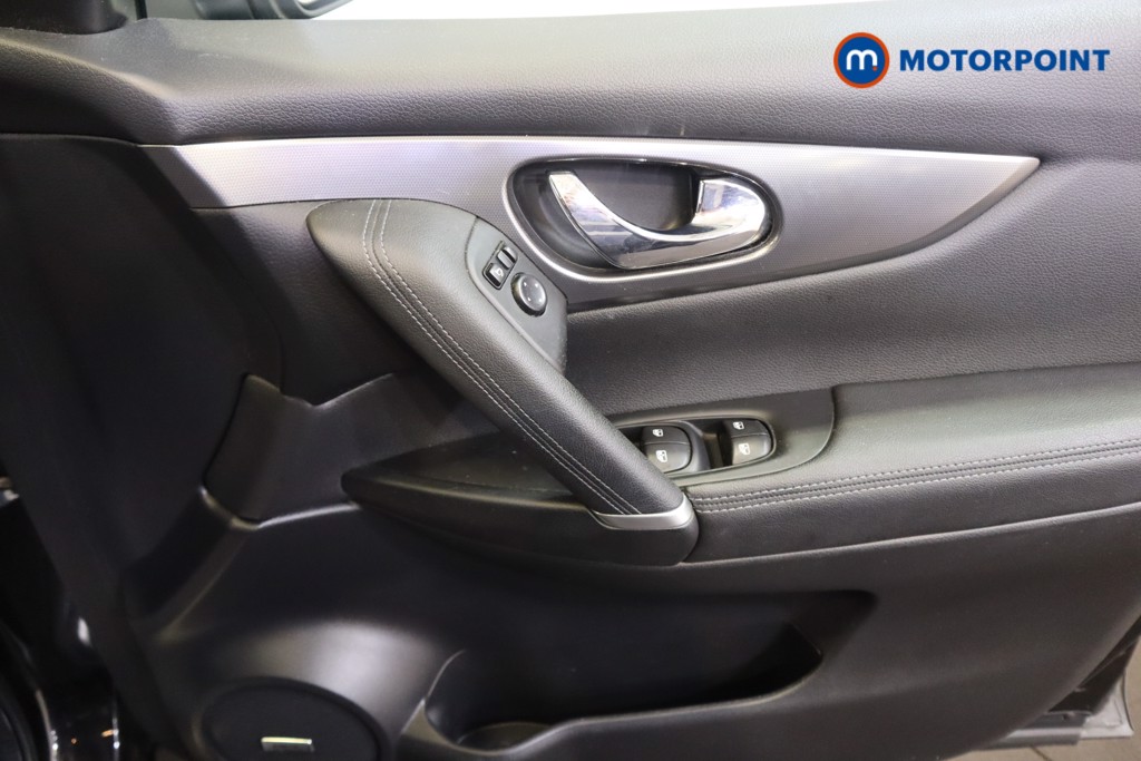 Nissan Qashqai Tekna Manual Diesel SUV - Stock Number (1569448) - 7th supplementary image