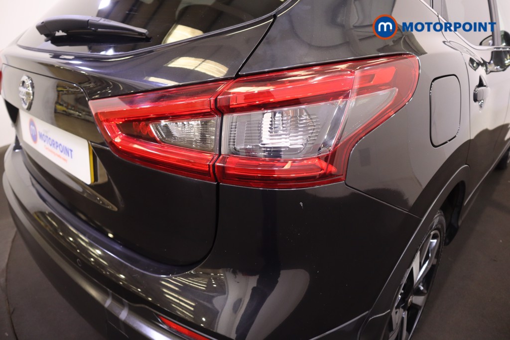 Nissan Qashqai Tekna Manual Diesel SUV - Stock Number (1569448) - 22nd supplementary image
