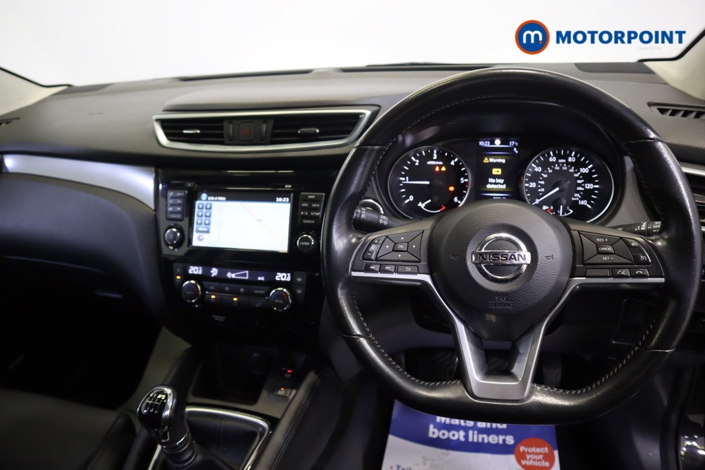 Nissan Qashqai Tekna Manual Diesel SUV - Stock Number (1569448) - 1st supplementary image