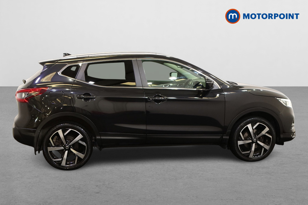 Nissan Qashqai Tekna Manual Diesel SUV - Stock Number (1569448) - Drivers side