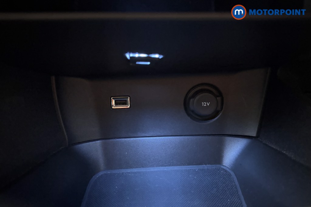 Peugeot 3008 Active Automatic Petrol Plug-In Hybrid SUV - Stock Number (1569456) - 14th supplementary image