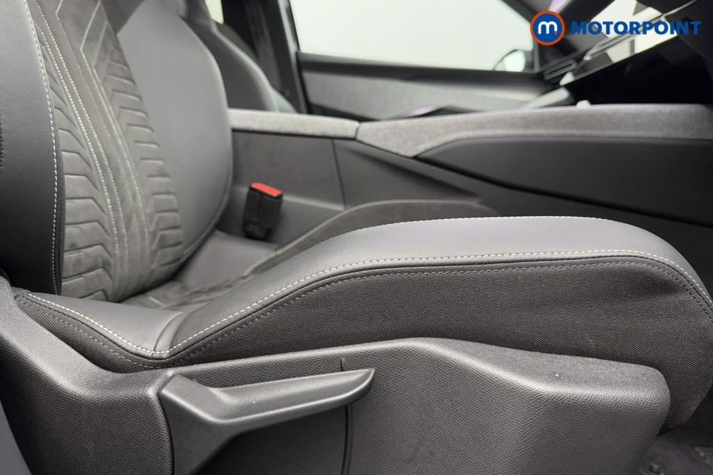 Peugeot 3008 GT Automatic Petrol SUV - Stock Number (1569534) - 23rd supplementary image