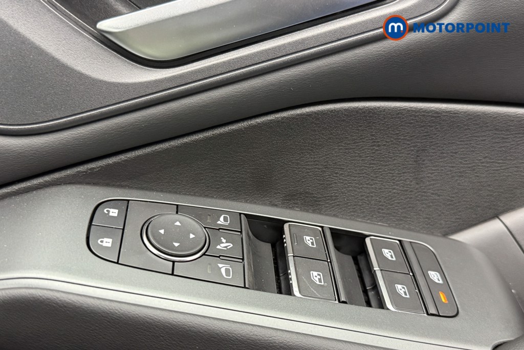 Nissan Qashqai N-Connecta Automatic Petrol SUV - Stock Number (1569905) - 16th supplementary image