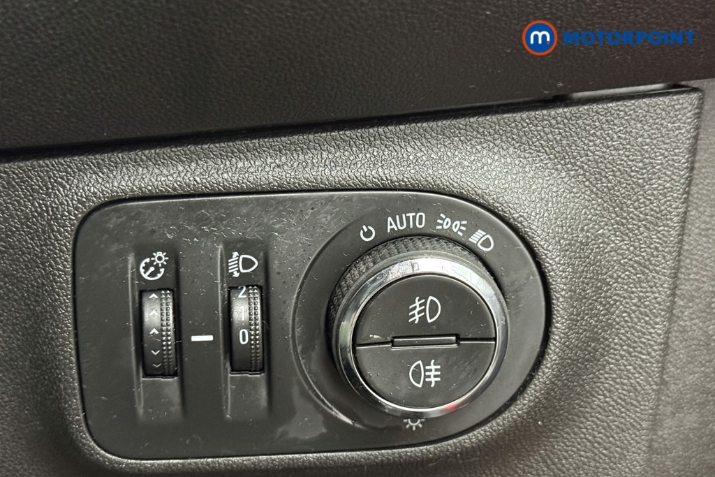 Vauxhall Corsa SRI Manual Petrol Hatchback - Stock Number (1570080) - 14th supplementary image
