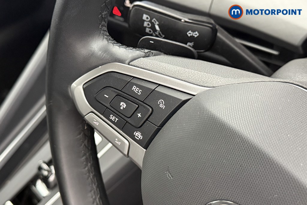 Volkswagen Golf Life Automatic Diesel Hatchback - Stock Number (1570126) - 4th supplementary image