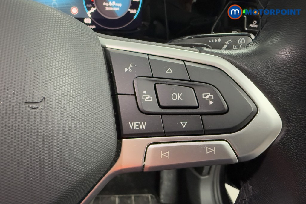 Volkswagen Golf Life Automatic Diesel Hatchback - Stock Number (1570134) - 5th supplementary image