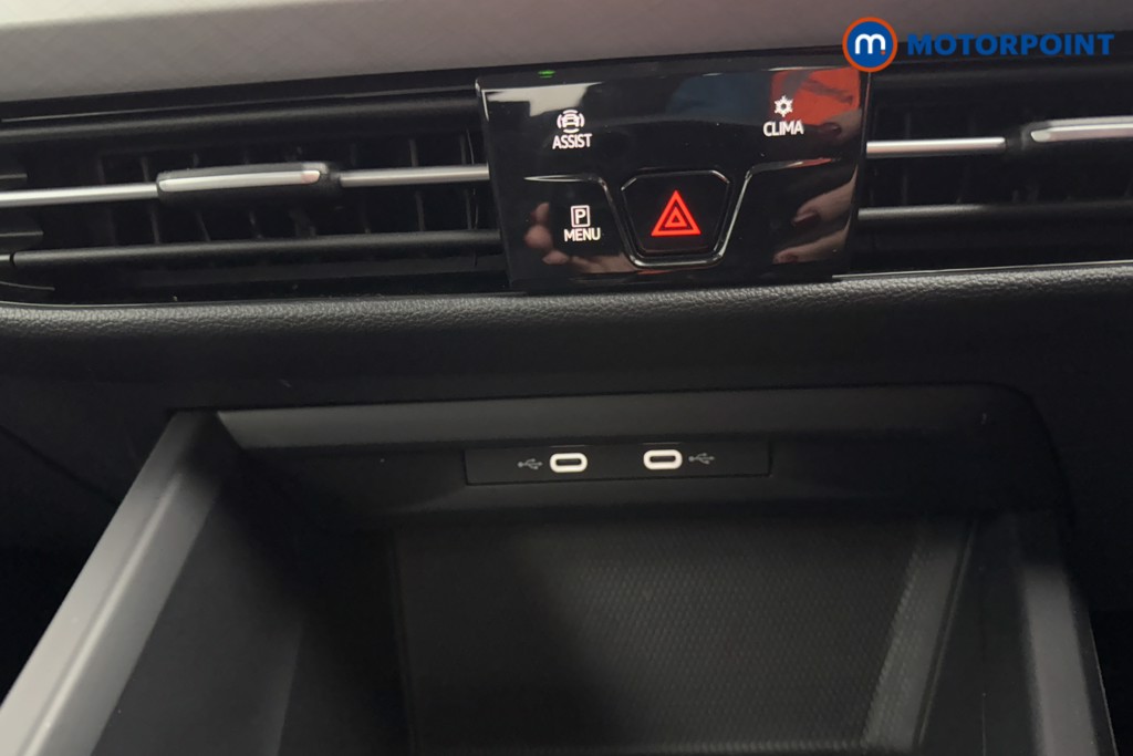 Volkswagen Golf Life Automatic Diesel Hatchback - Stock Number (1570134) - 13th supplementary image