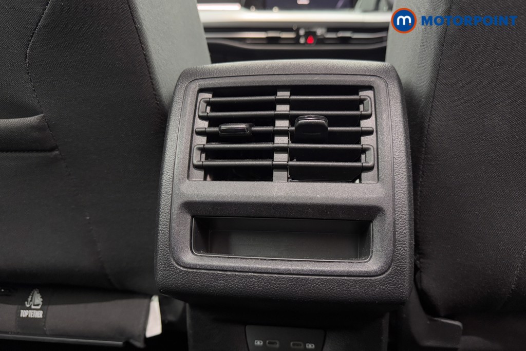 Volkswagen Golf Life Automatic Diesel Hatchback - Stock Number (1570134) - 23rd supplementary image