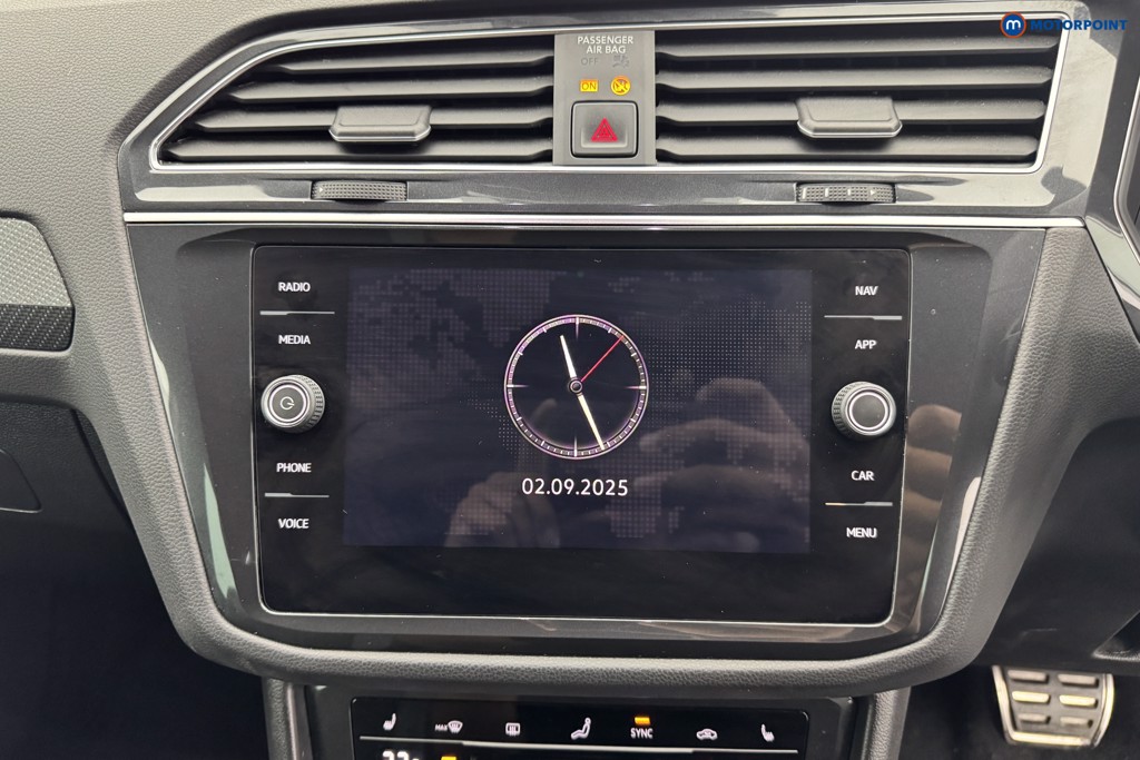 Volkswagen Tiguan R-Line Automatic Petrol SUV - Stock Number (1570589) - 2nd supplementary image