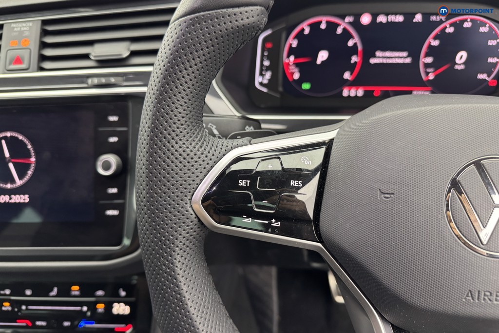 Volkswagen Tiguan R-Line Automatic Petrol SUV - Stock Number (1570589) - 12th supplementary image