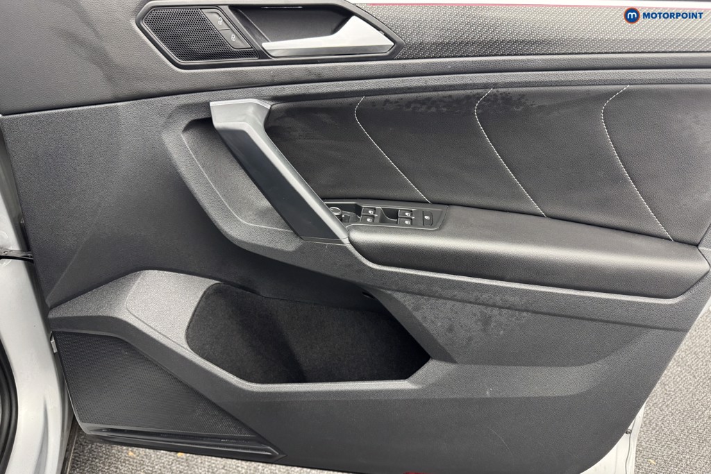 Volkswagen Tiguan R-Line Automatic Petrol SUV - Stock Number (1570589) - 16th supplementary image