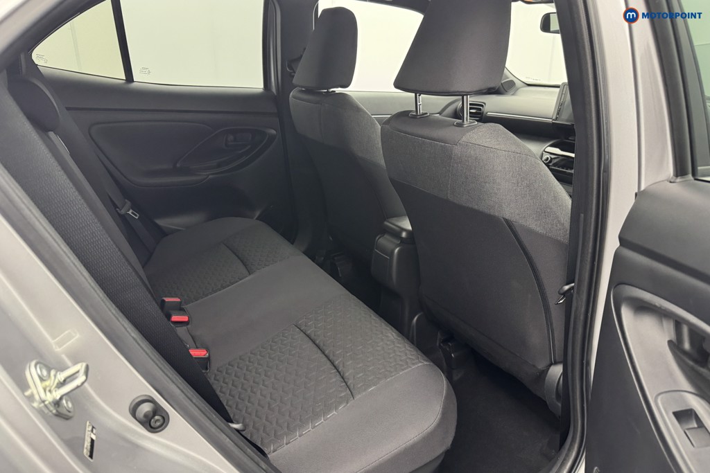 Toyota Yaris Cross Design Automatic Petrol-Electric Hybrid Estate - Stock Number (1570602) - 7th supplementary image