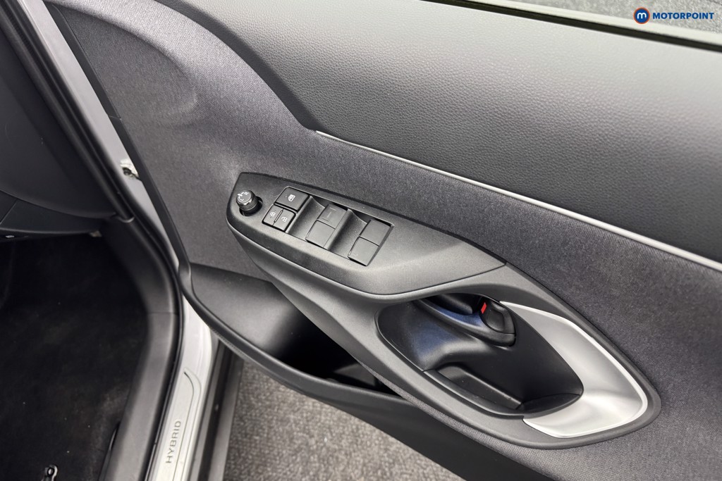 Toyota Yaris Cross Design Automatic Petrol-Electric Hybrid Estate - Stock Number (1570602) - 17th supplementary image