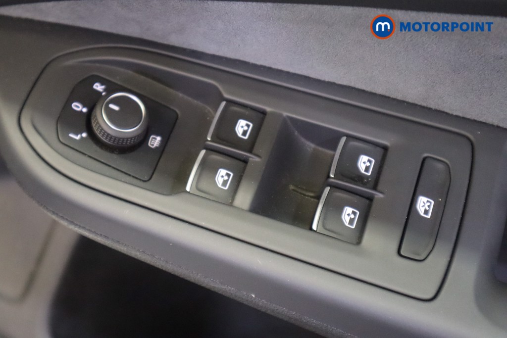 Volkswagen Golf R-Line Automatic Diesel Estate - Stock Number (1570615) - 9th supplementary image