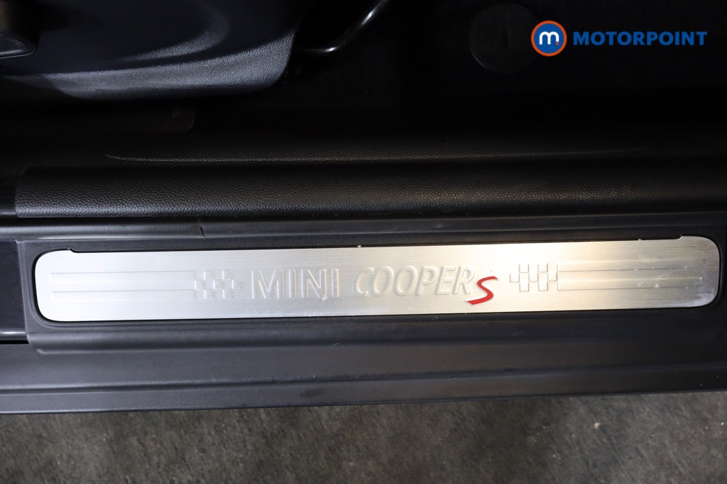 Mini Hatchback Cooper S Exclusive Manual Petrol Hatchback - Stock Number (1571165) - 18th supplementary image