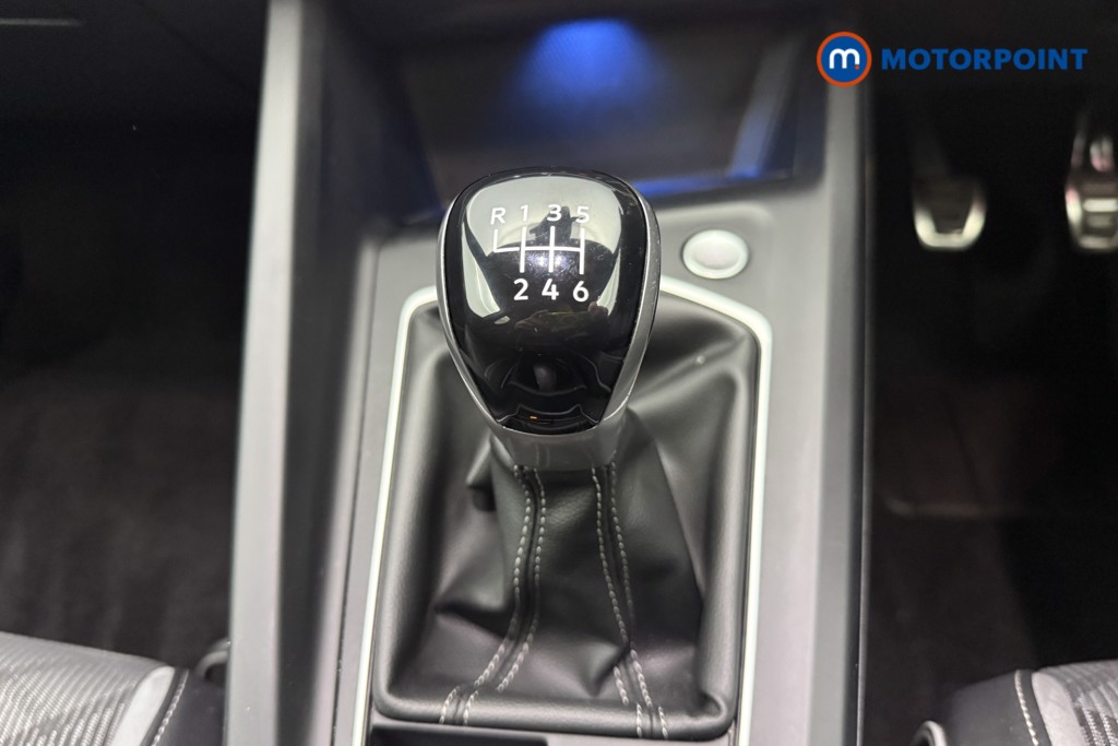 Volkswagen Golf R-Line Manual Petrol Hatchback - Stock Number (1571223) - 7th supplementary image