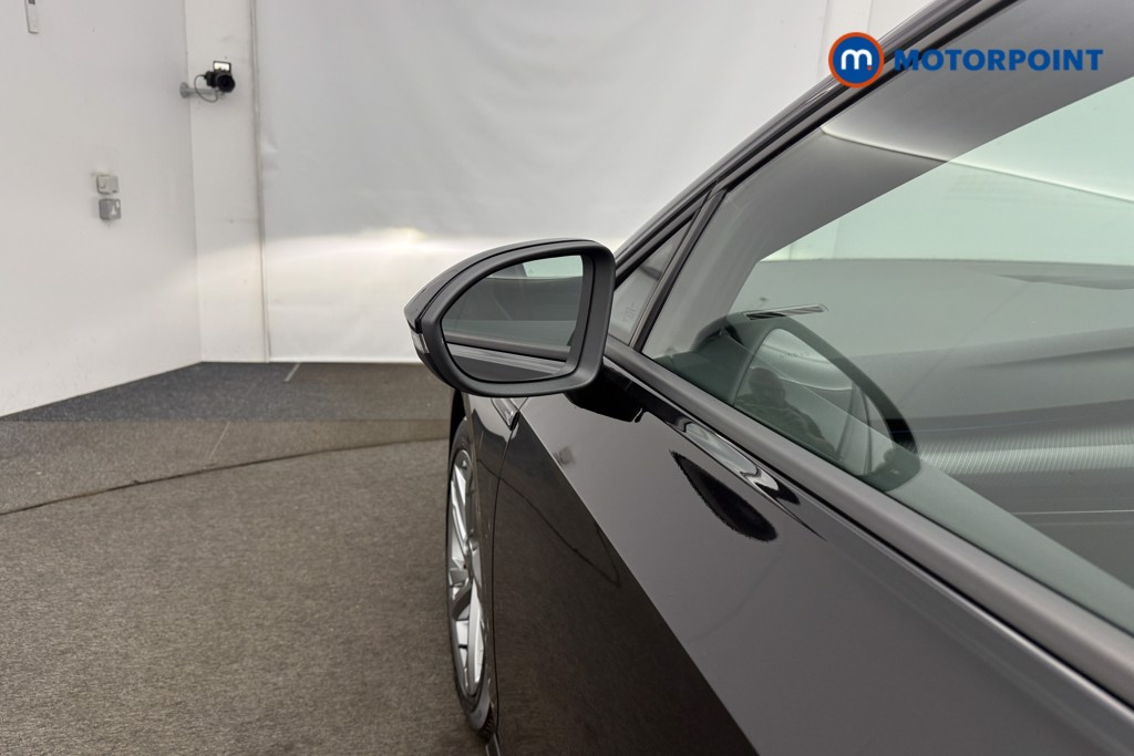 Volkswagen Golf R-Line Manual Petrol Hatchback - Stock Number (1571223) - 30th supplementary image