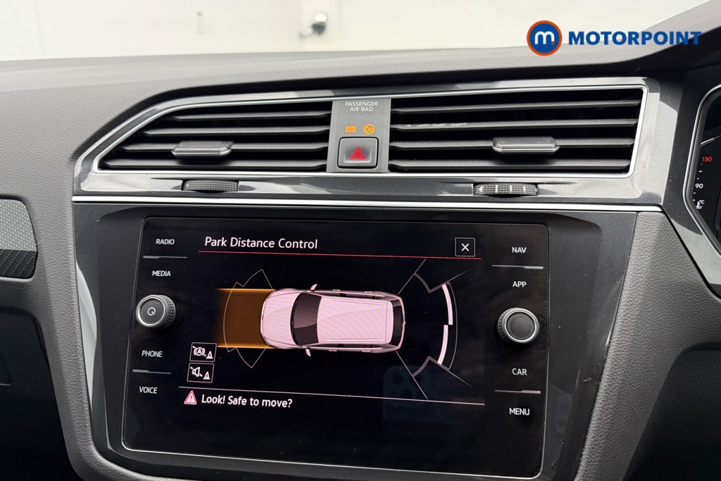 Volkswagen Tiguan R-Line Automatic Petrol SUV - Stock Number (1571250) - 8th supplementary image