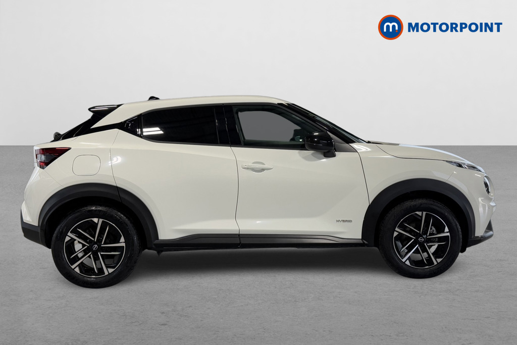 Nissan Juke N-Connecta Automatic Petrol-Electric Hybrid SUV - Stock Number (1571595) - Drivers side