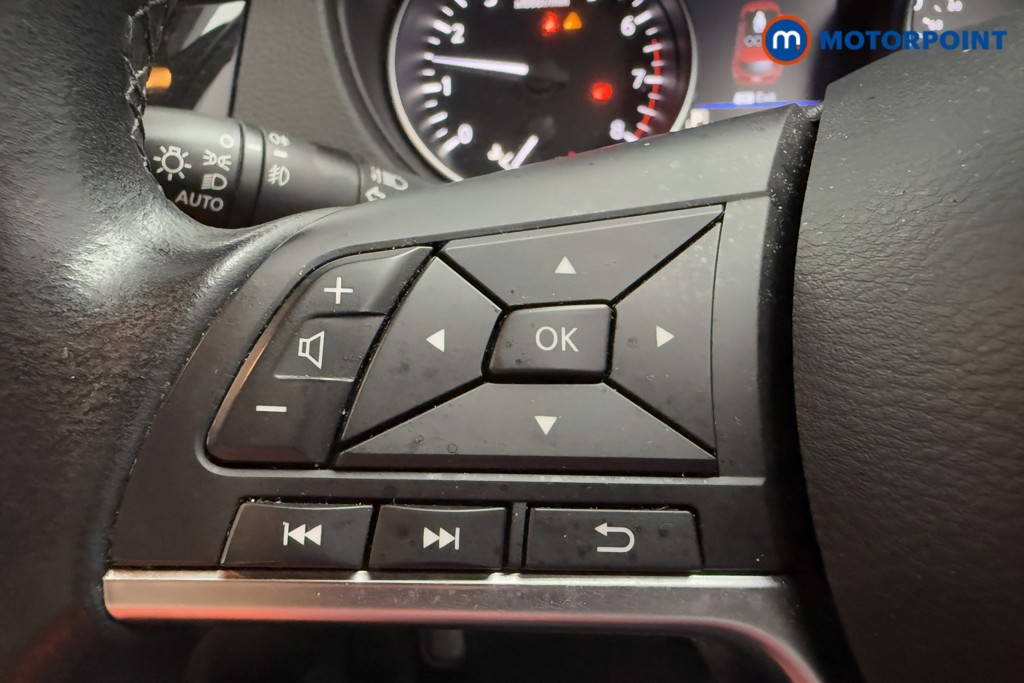 Nissan Qashqai Acenta Premium Automatic Petrol SUV - Stock Number (1571645) - 4th supplementary image