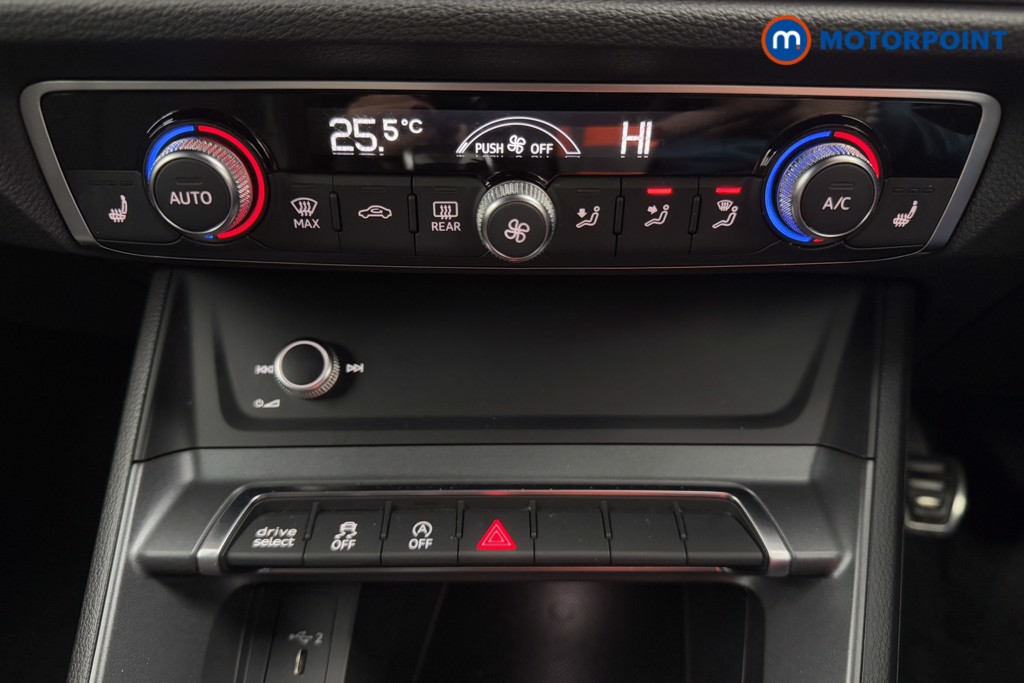 Audi Q3 S Line Manual Petrol SUV - Stock Number (1572422) - 14th supplementary image