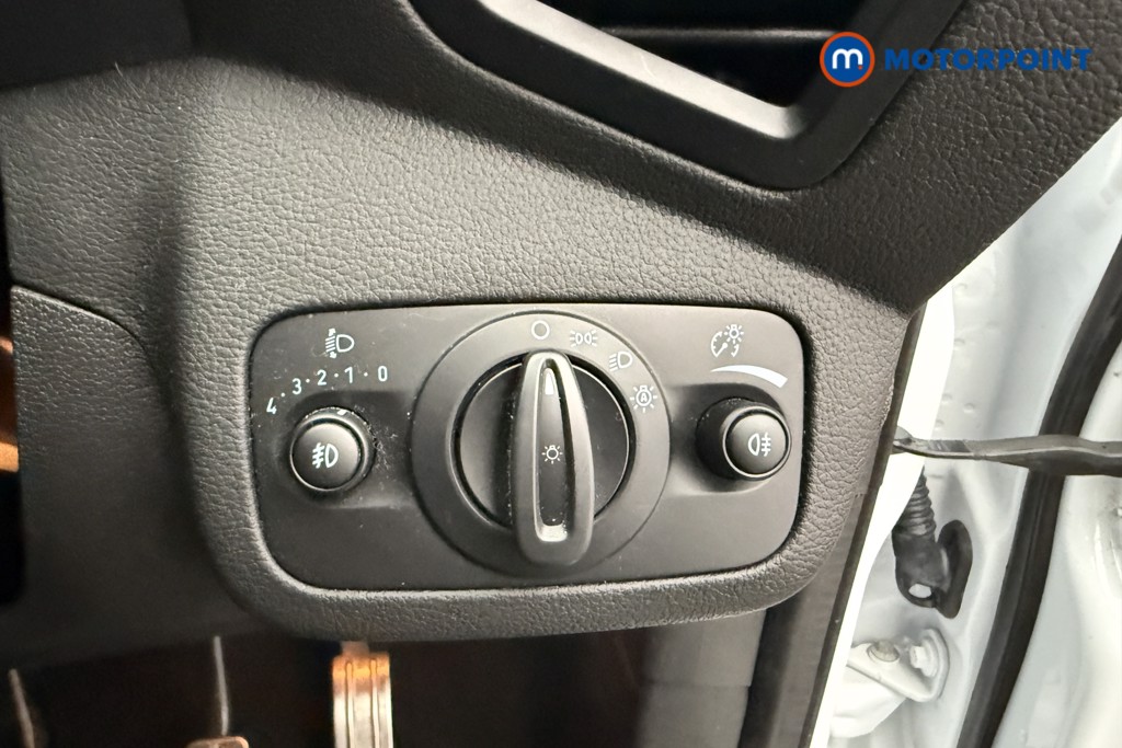 Ford Kuga St-Line Manual Petrol SUV - Stock Number (1572466) - 14th supplementary image