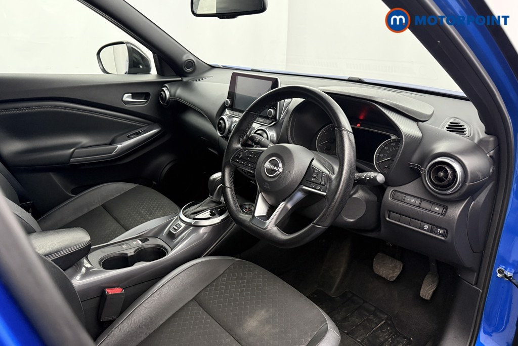 Nissan Juke N-Connecta Automatic Petrol SUV - Stock Number (1572672) - 1st supplementary image
