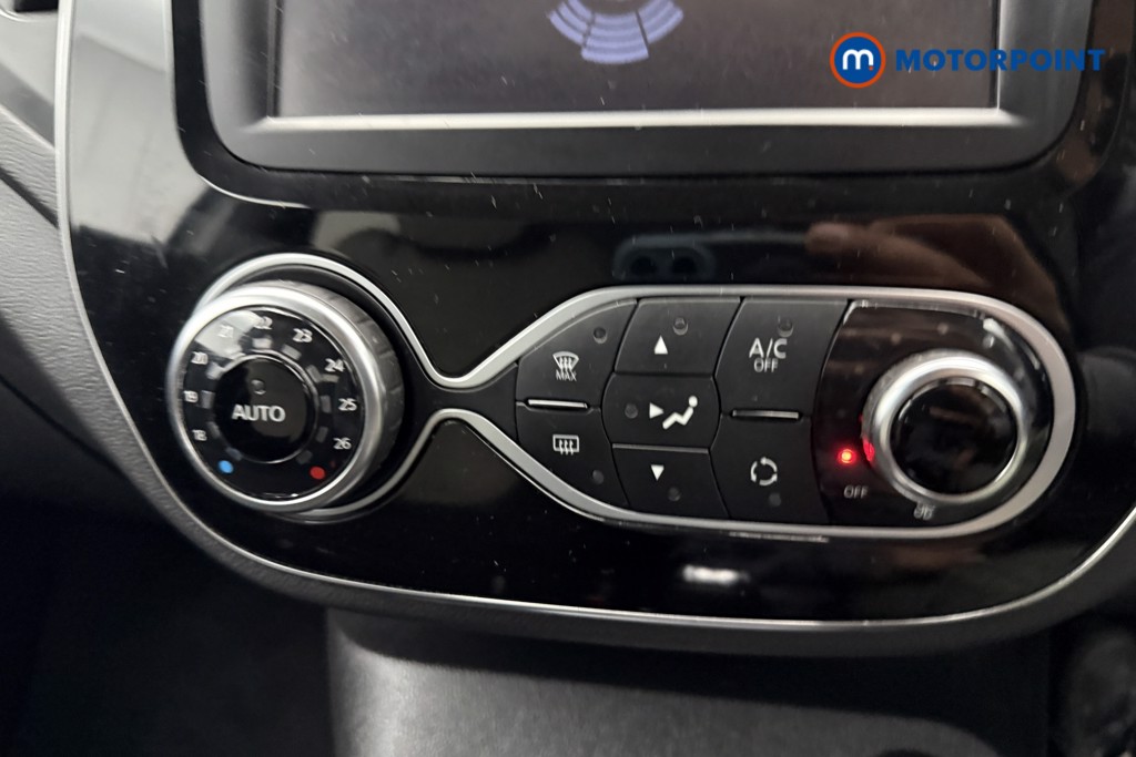Renault Captur Iconic Manual Petrol SUV - Stock Number (1573120) - 8th supplementary image
