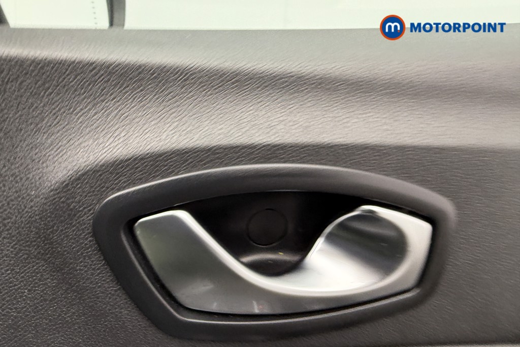 Renault Captur Iconic Manual Petrol SUV - Stock Number (1573120) - 13th supplementary image