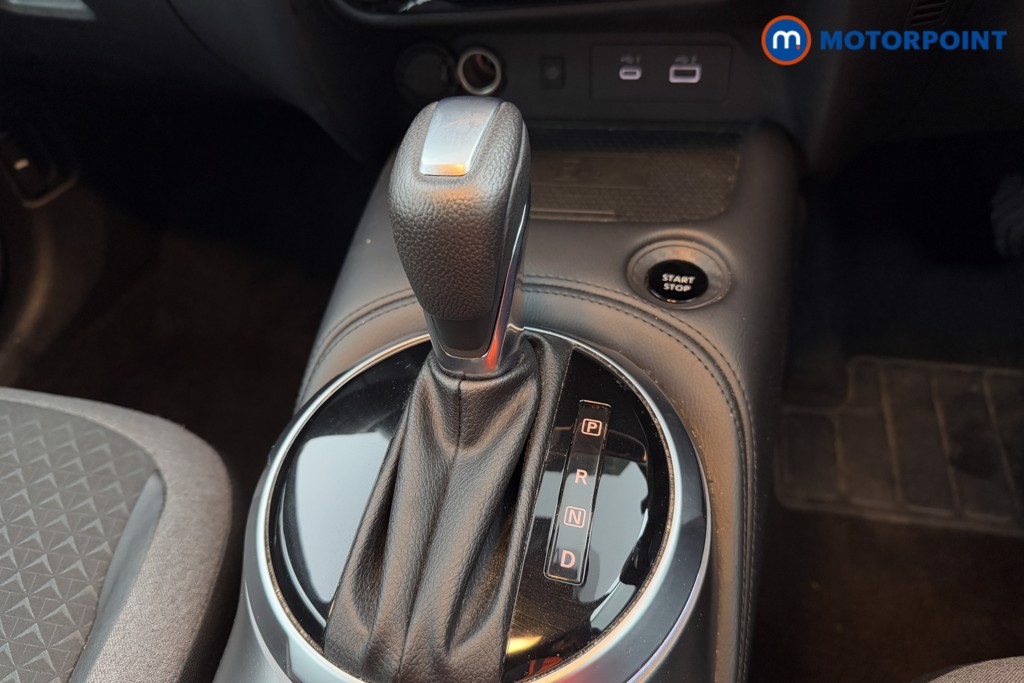 Nissan Juke N-Connecta Automatic Petrol-Electric Hybrid SUV - Stock Number (1573767) - 14th supplementary image