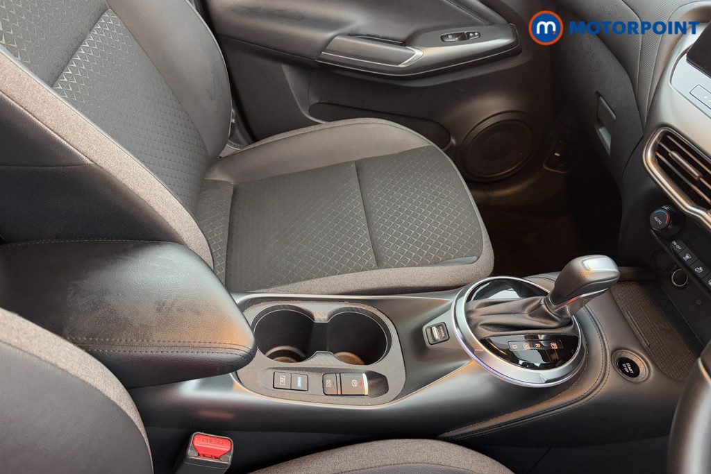 Nissan Juke N-Connecta Automatic Petrol-Electric Hybrid SUV - Stock Number (1573767) - 17th supplementary image