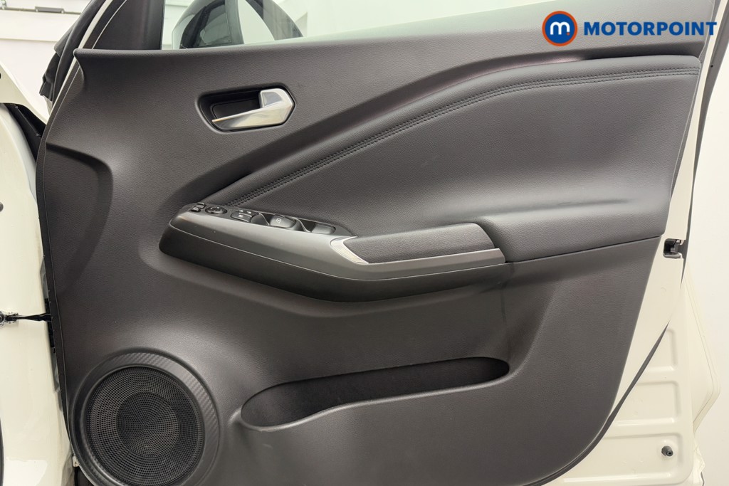 Nissan Juke N-Connecta Automatic Petrol-Electric Hybrid SUV - Stock Number (1573767) - 19th supplementary image