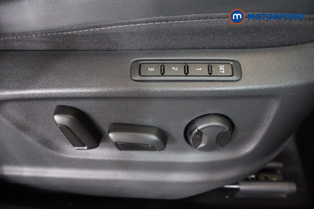 Seat Ateca Fr Sport Manual Petrol SUV - Stock Number (1573792) - 18th supplementary image