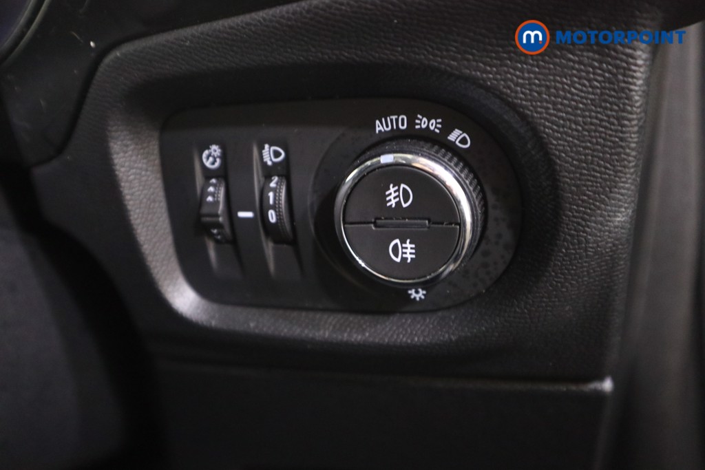 Vauxhall Corsa Elite Nav Premium Manual Petrol Hatchback - Stock Number (1573975) - 9th supplementary image