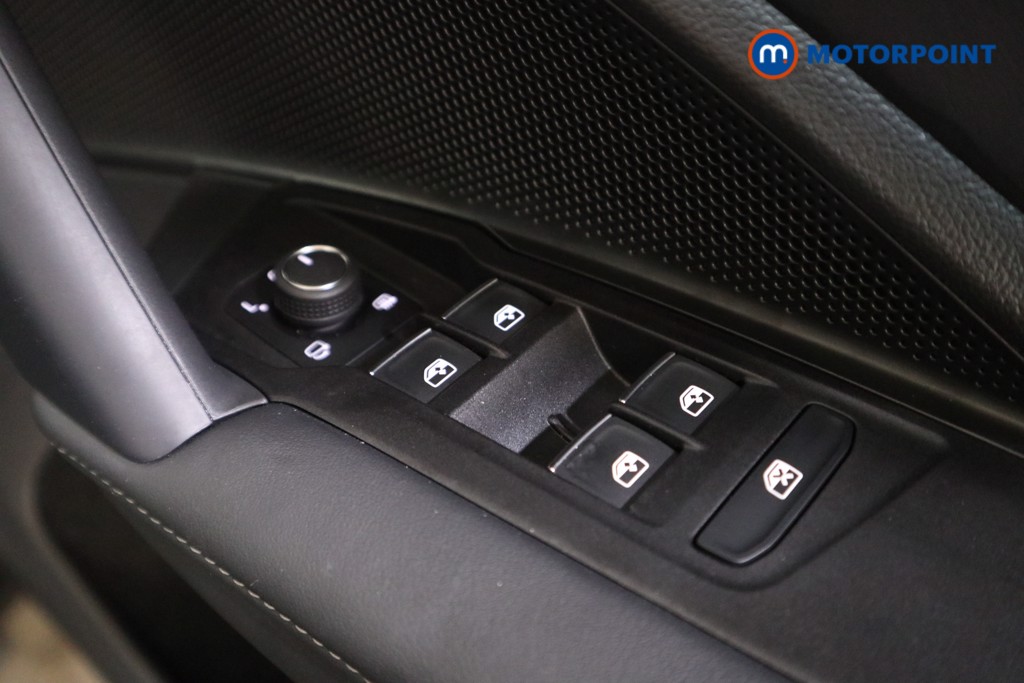 Volkswagen Tiguan Elegance Automatic Petrol Plug-In Hybrid SUV - Stock Number (1574027) - 9th supplementary image