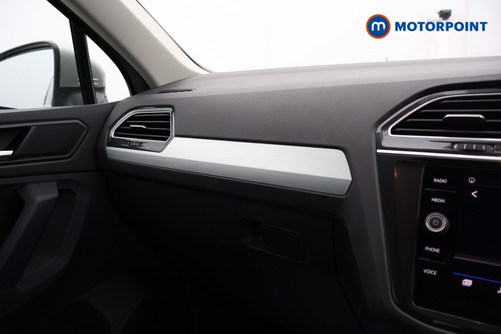 Volkswagen Tiguan Match Manual Petrol SUV - Stock Number (1575000) - 7th supplementary image