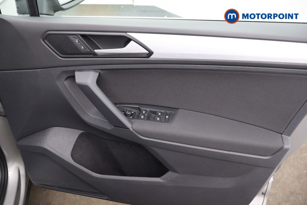 Volkswagen Tiguan Match Manual Petrol SUV - Stock Number (1575000) - 9th supplementary image