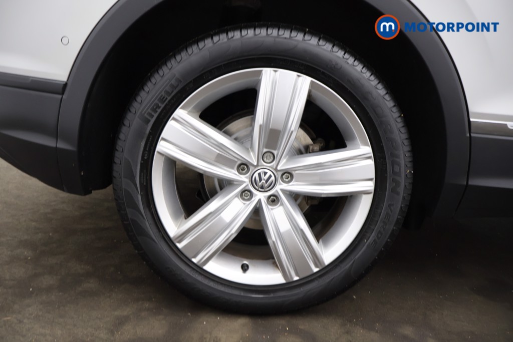 Volkswagen Tiguan Match Manual Petrol SUV - Stock Number (1575000) - 16th supplementary image