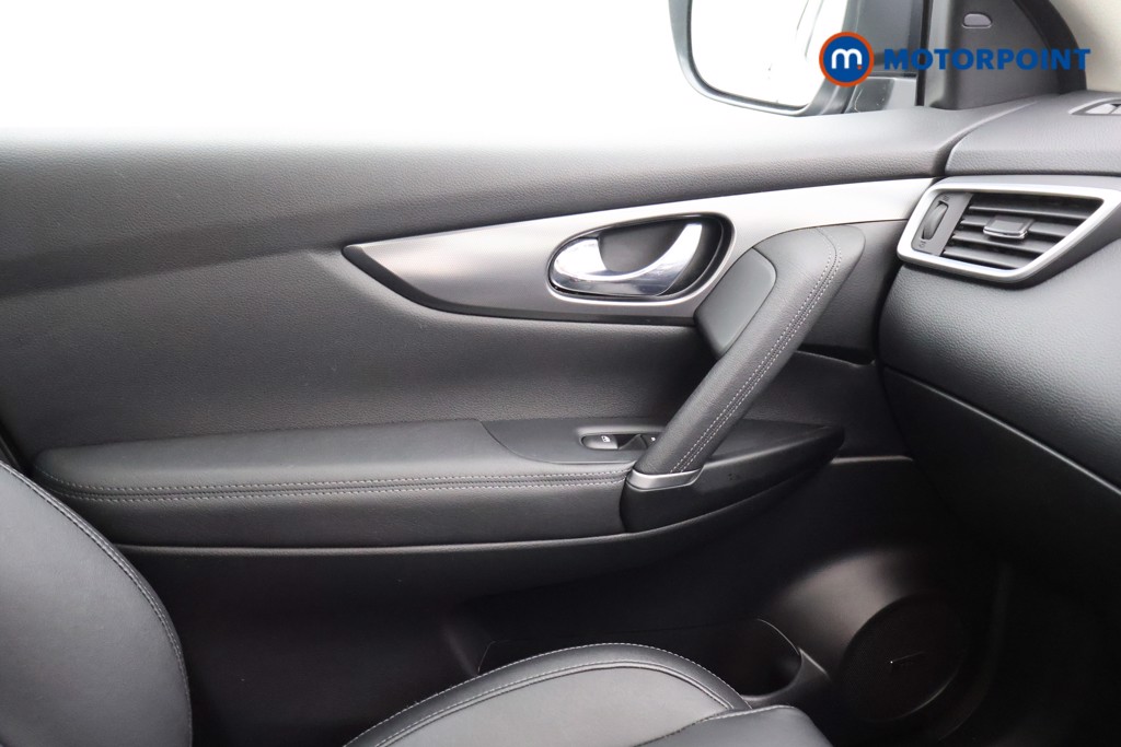 Nissan Qashqai Tekna Manual Petrol SUV - Stock Number (1575144) - 8th supplementary image