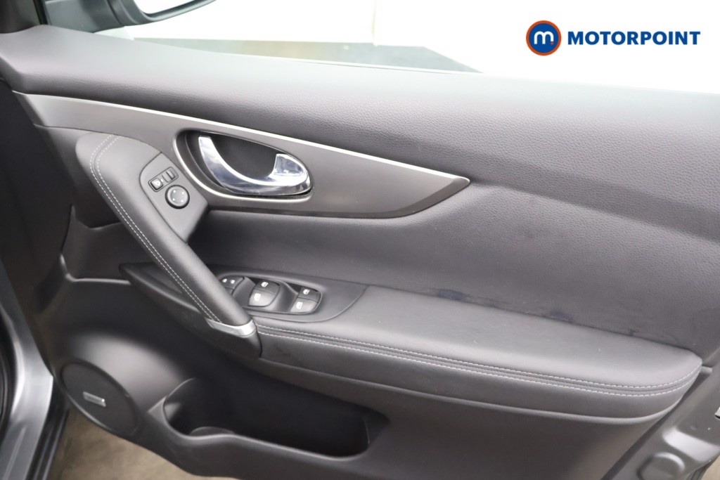Nissan Qashqai Tekna Manual Petrol SUV - Stock Number (1575144) - 9th supplementary image