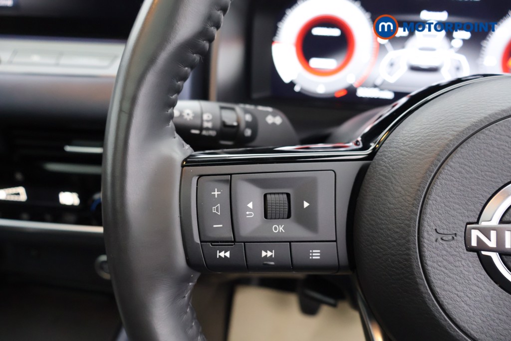Nissan Qashqai Tekna-Plus Manual Petrol SUV - Stock Number (1575574) - 2nd supplementary image
