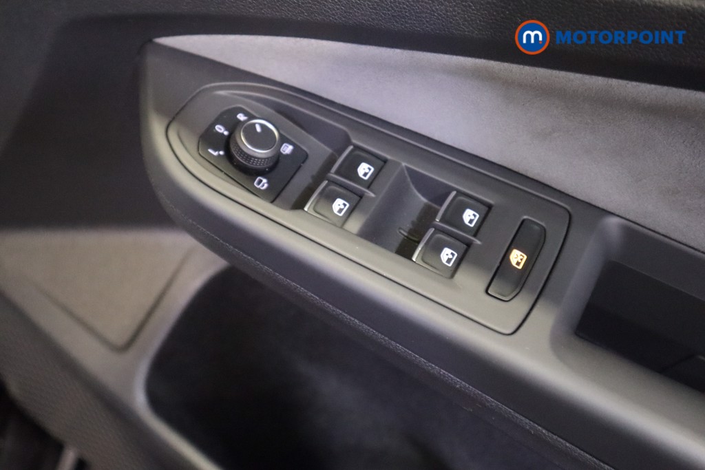 Volkswagen Golf R Automatic Petrol Hatchback - Stock Number (1575979) - 9th supplementary image