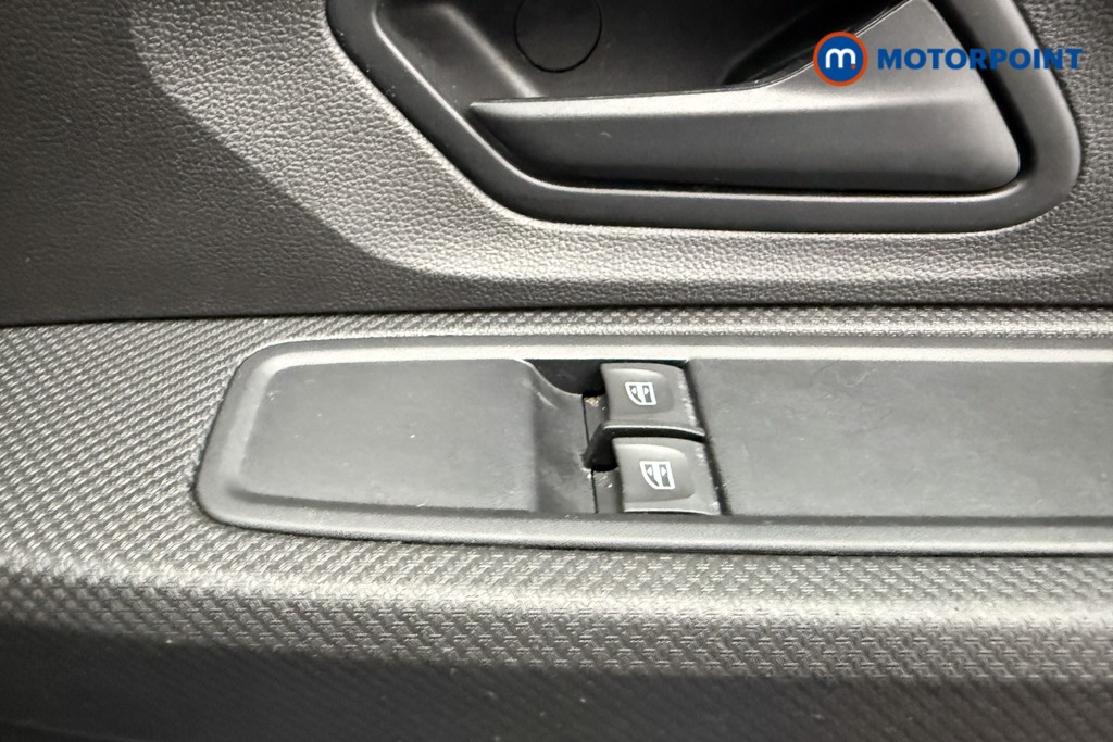 Dacia Sandero Essential Manual Petrol Hatchback - Stock Number (1575984) - 10th supplementary image