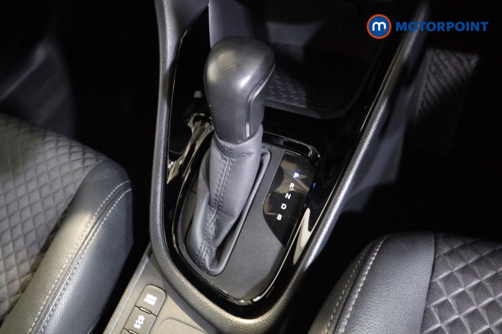 Toyota Yaris Dynamic Automatic Petrol-Electric Hybrid Hatchback - Stock Number (1576109) - 8th supplementary image