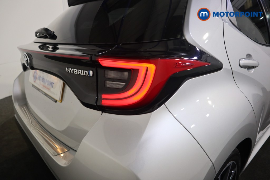 Toyota Yaris Dynamic Automatic Petrol-Electric Hybrid Hatchback - Stock Number (1576109) - 20th supplementary image